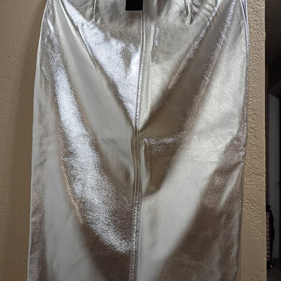 Macy's INC. Silver Maxi Skirt metallic trendy Size 6 back slit NEW w/Tags - Picture 1 of 2
